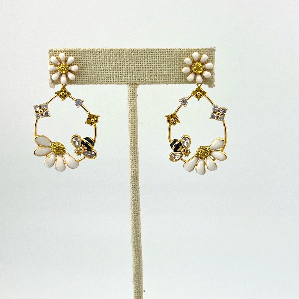kate spade White and Gold Daisy Hoop Earrings with Bee Accents